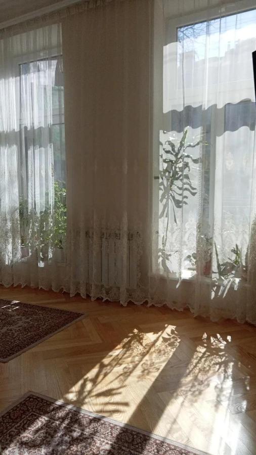 Світла Затишна Квартира В Центрі Біля Оперного Театру З Балконом, Який Виходить У Тихий Львівський Дворик Exterior photo
